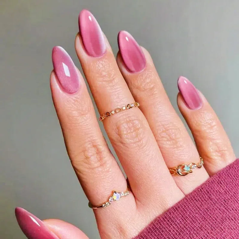 Cat eye custom Singapore handmade press on nails with magnetic shimmer effect