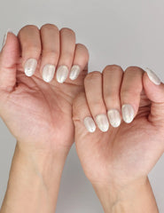 Naillover Frosty Glitter trendy nails styled on hand, handmade press on nails with sparkling silver glitter.