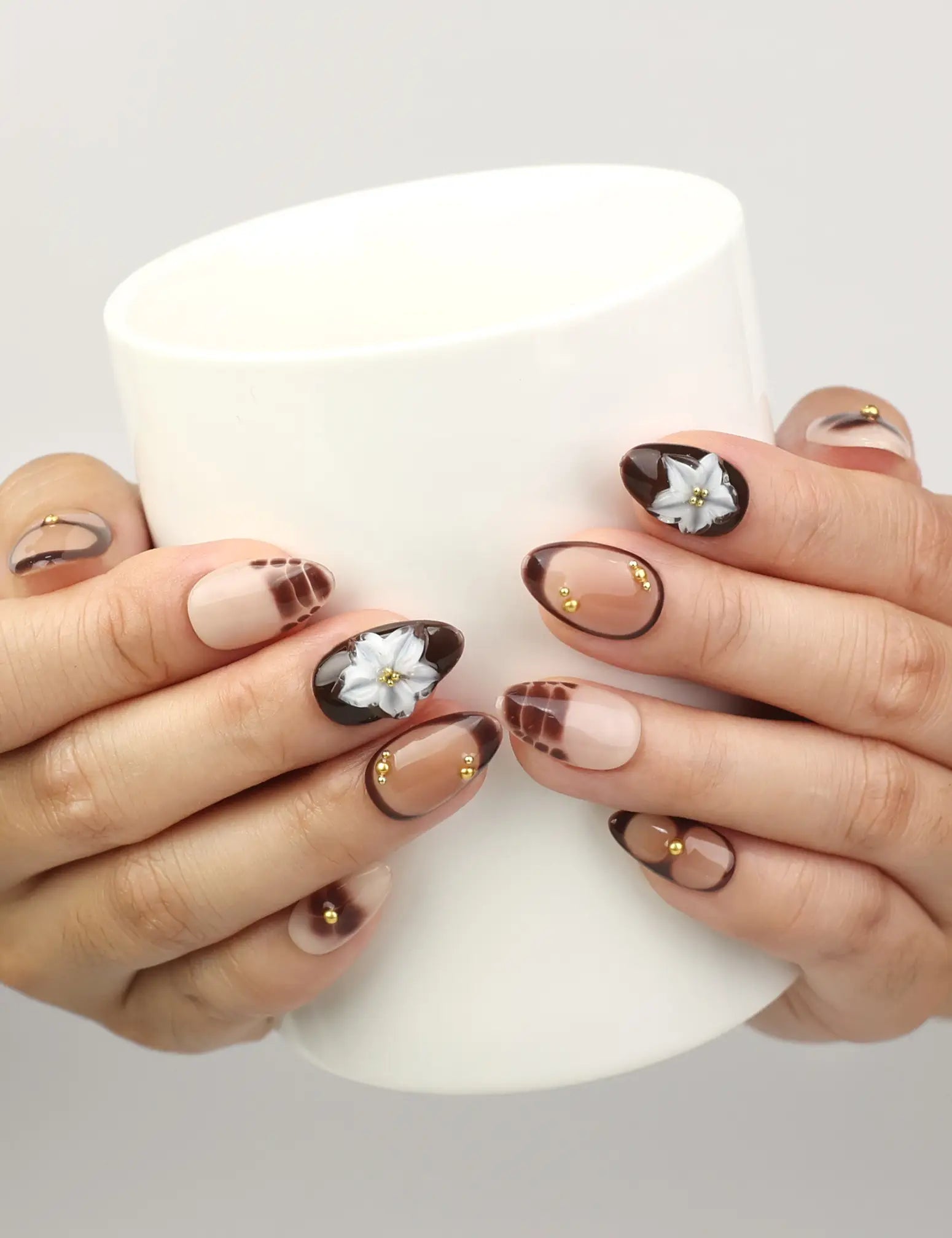 Brown Black Retro Floral Rivet