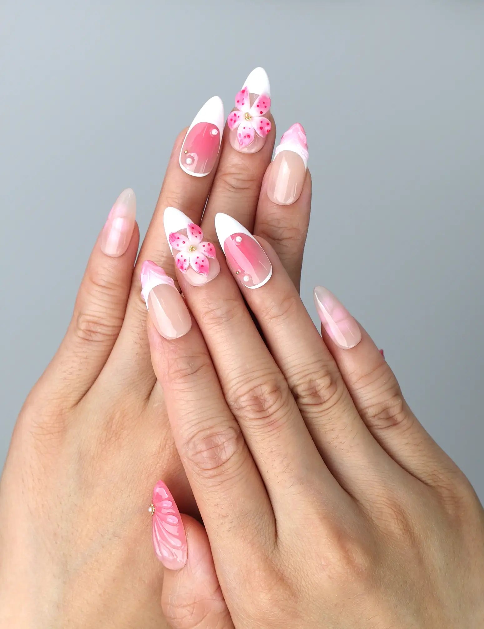 Soft Pastel Flowers That Bloom on Nails